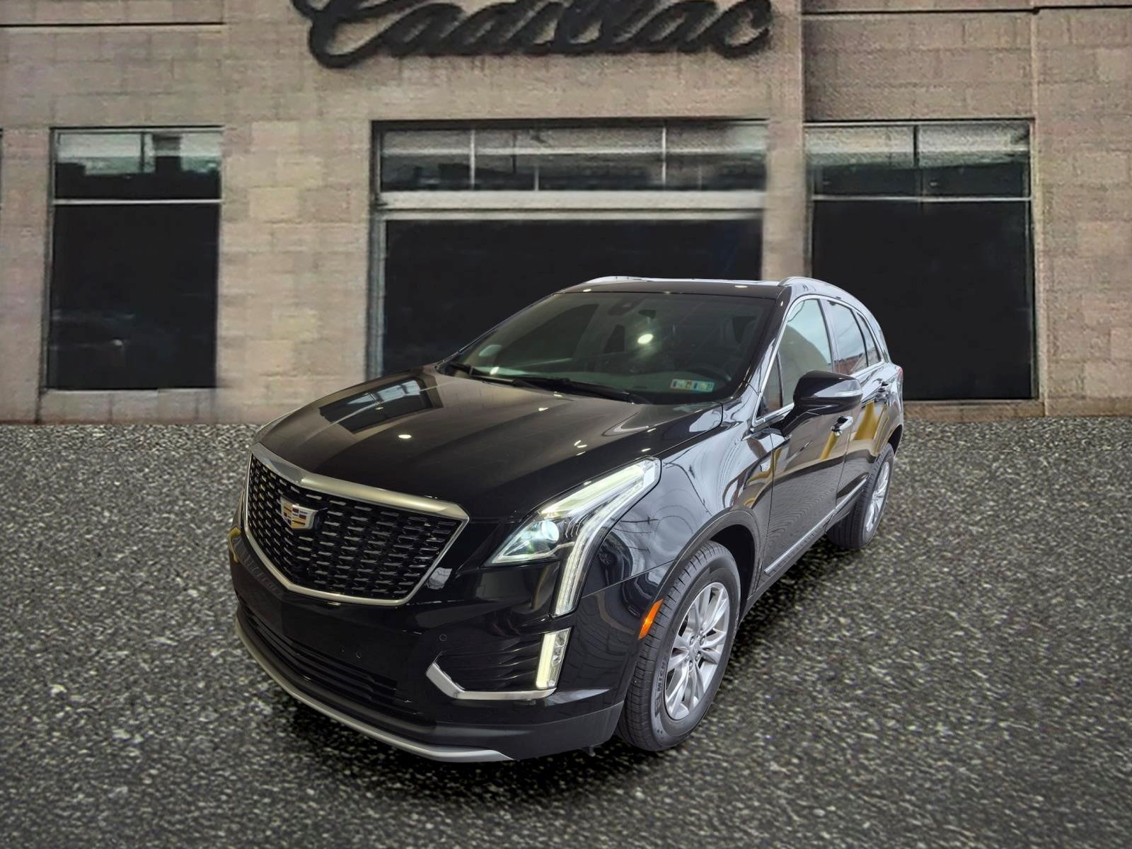 2020 Cadillac XT5 Premium Luxury AWD in Stellar Black Metallic — front three-quarter view